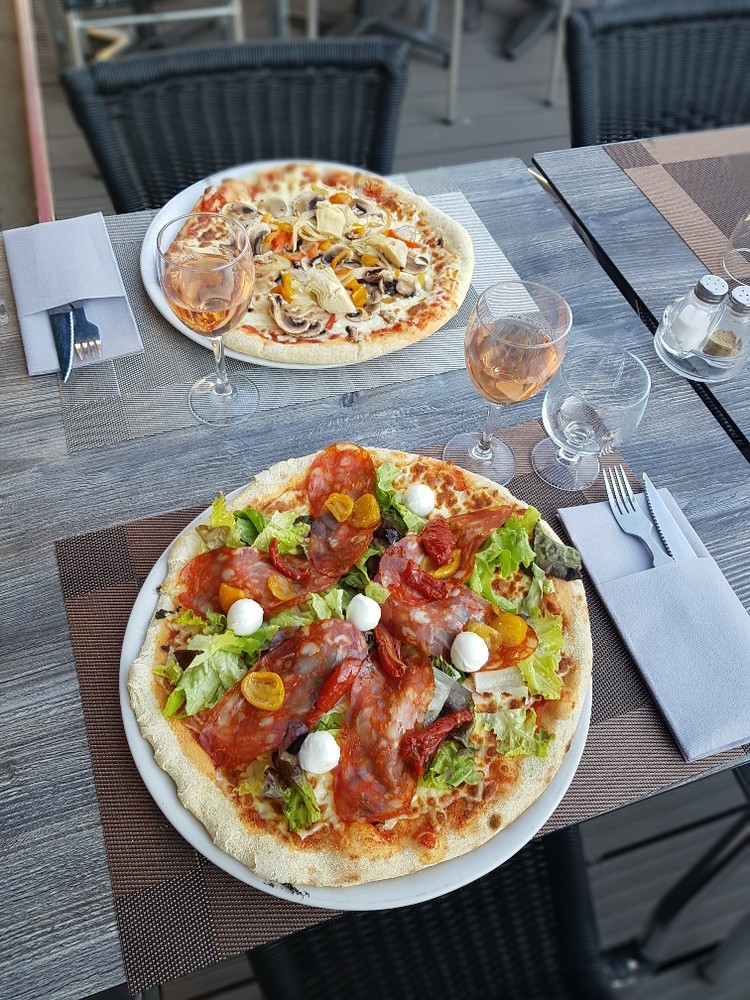 Le Four à Bois - Restaurant Pizzeria Bar - BELIGNEUX - La Valbonne